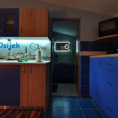 Design Apartments Red Blue Osijek Exterior foto