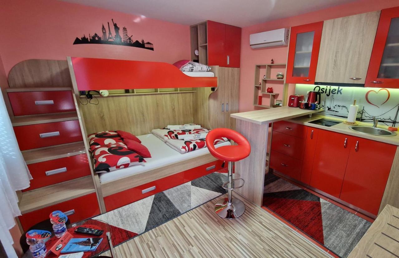 Design Apartments Red Blue Osijek Exterior foto